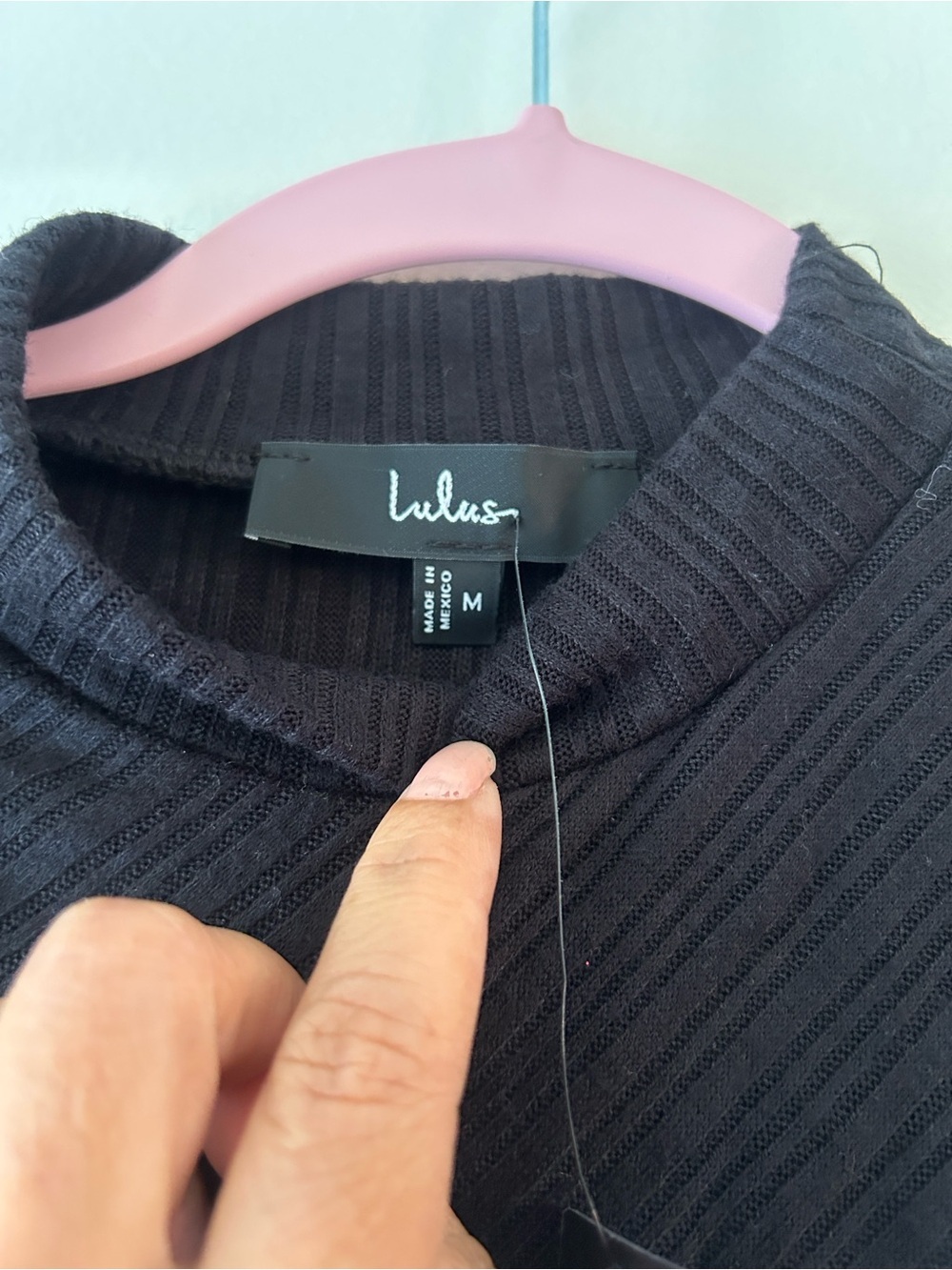 Lulu's Black Ribbed Twist Side Tank - Picture 5 of 9